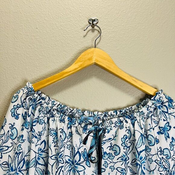 CeCe Women’s Tops Size XL Blue and White Floral Blouse - Picture 3 of 10